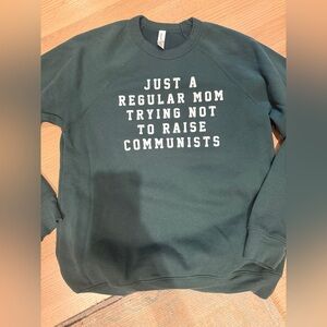 Size Large Women’s Green Sweatshirt